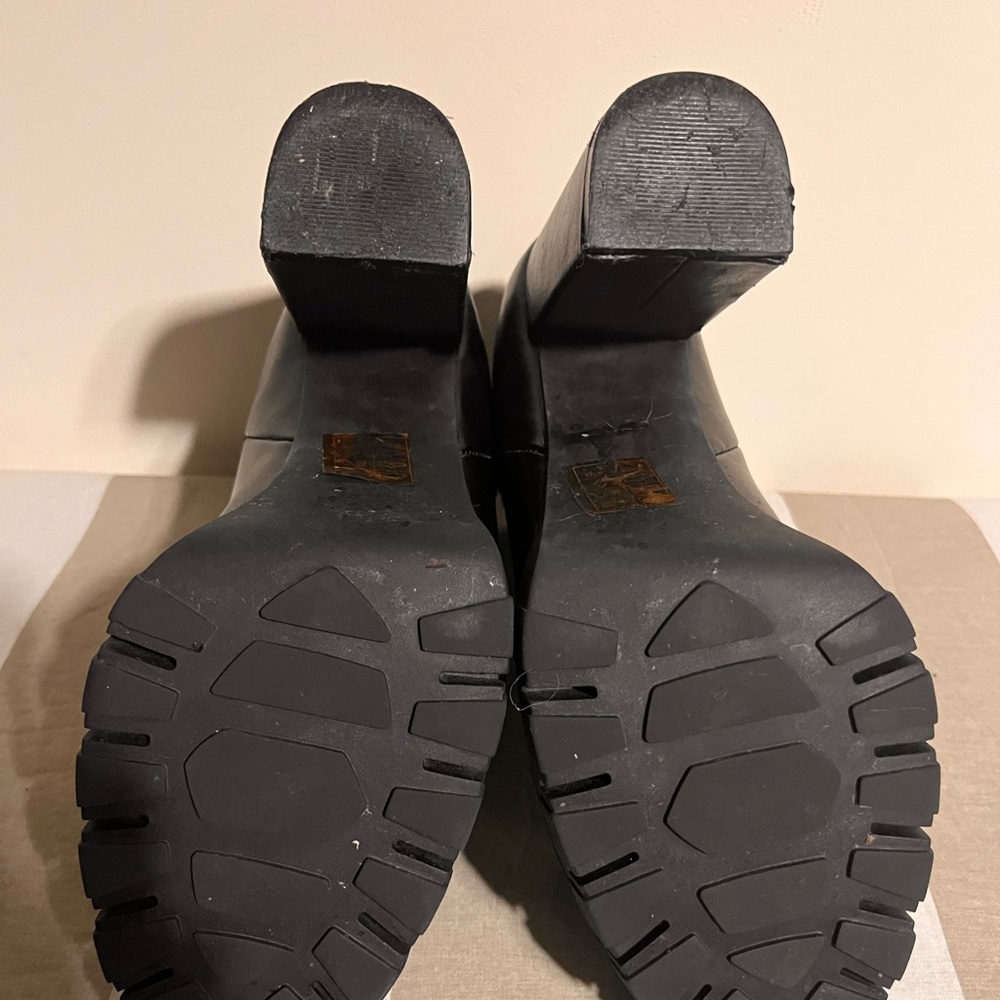 Source Unknown Black Heeled Boots - Picture 3 of 3